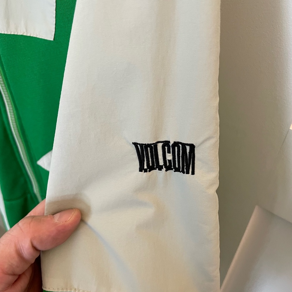 Volcom sweatshirt with whistle zipper. Size large. - Picture 5 of 5